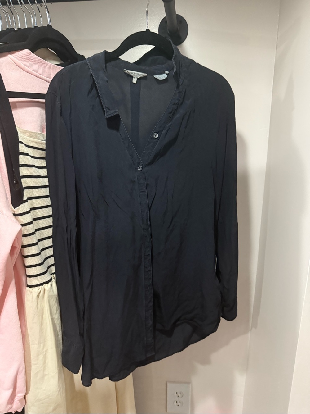Levi's 100% silk soie Black Long-Sleeve Button-Front Women's Blouse